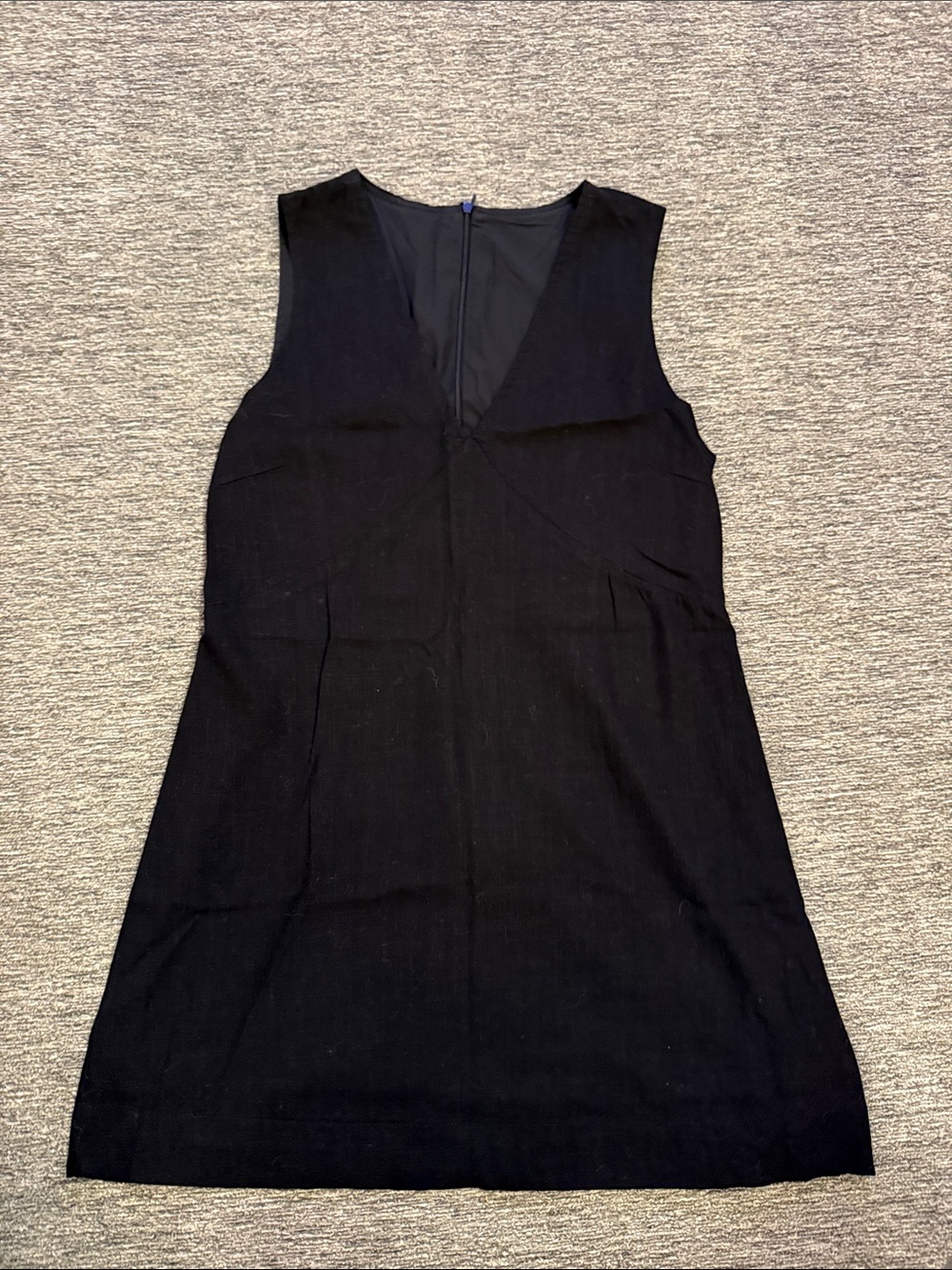 Sleeveless V-Neck Black Shift Dress Top